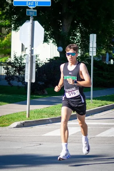 Bronte Harbour Classic 5K 2026 official race photo: Course, Luke M., Mercedes-Benz Oakville.