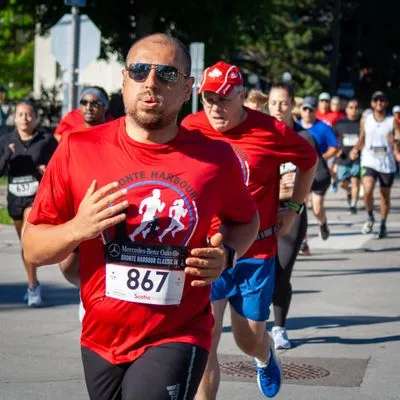 Bronte Harbour Classic 5K 2026 official race photo: Course, Jordan V., Mercedes-Benz Oakville, Oakvest Group.