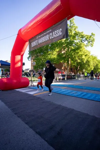 Bronte Harbour Classic 5K 2026 official race photo: Kids 1K, Bib 1, Mercedes-Benz Oakville, CIBC, Be Active Physio, Kids Area.